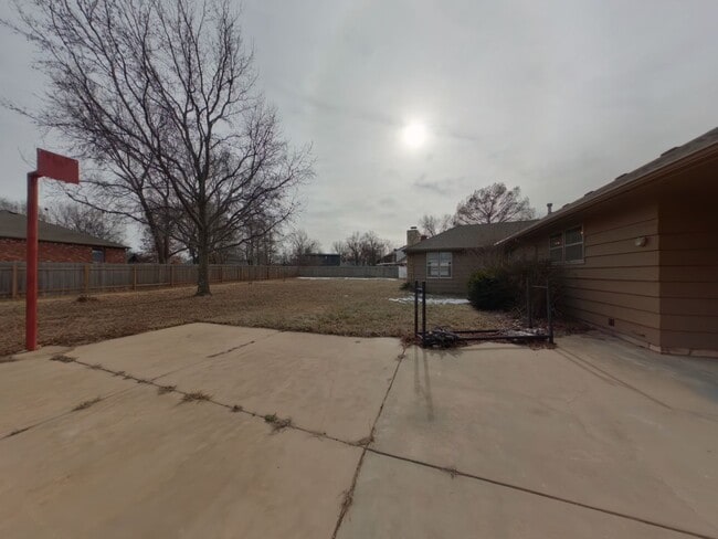 Building Photo - 7761 Killarney Ct