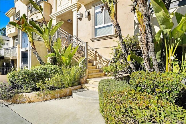 Building Photo - 11323 Huston St