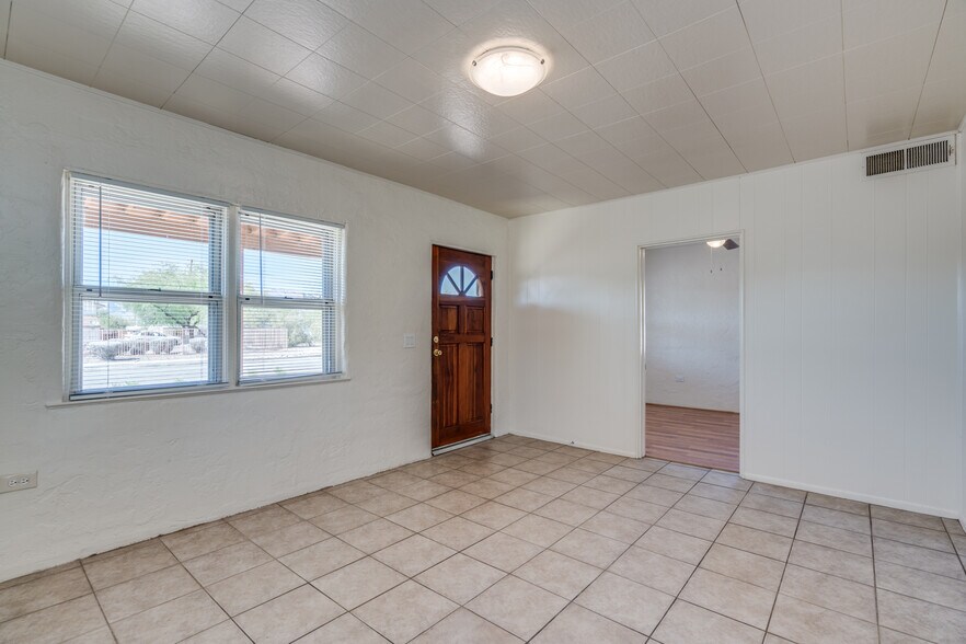 Living Room to 1st Room - 3138 E Adams St