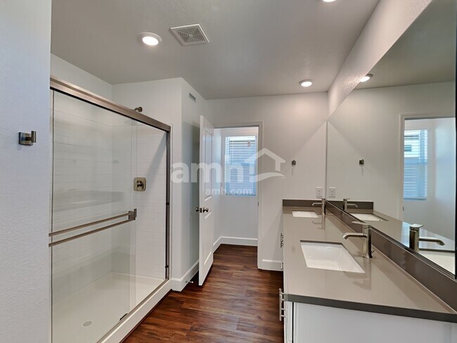 Building Photo - 4840 Blushing Star St