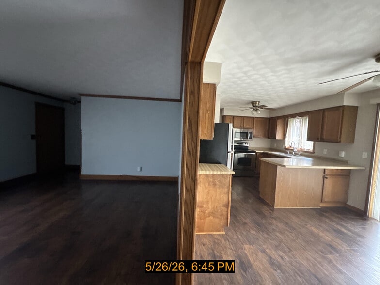 Building Photo - 2013 S Horizon Dr