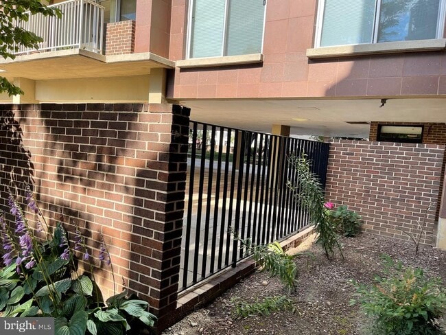 Building Photo - 520 N St SW