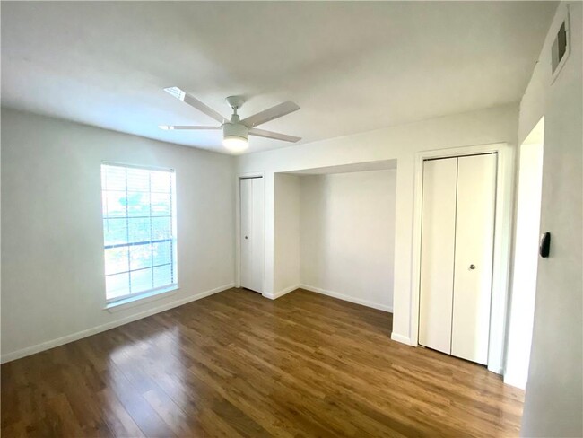 Building Photo - 1601 Faro Dr