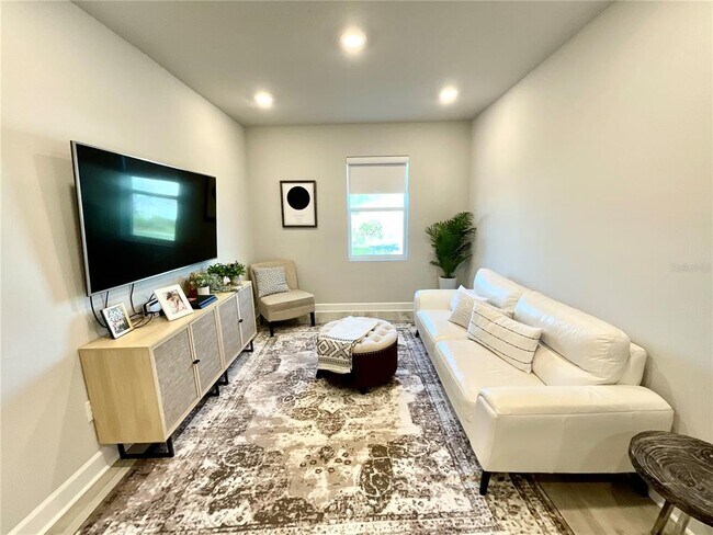 Building Photo - 15255 Caravan Ave