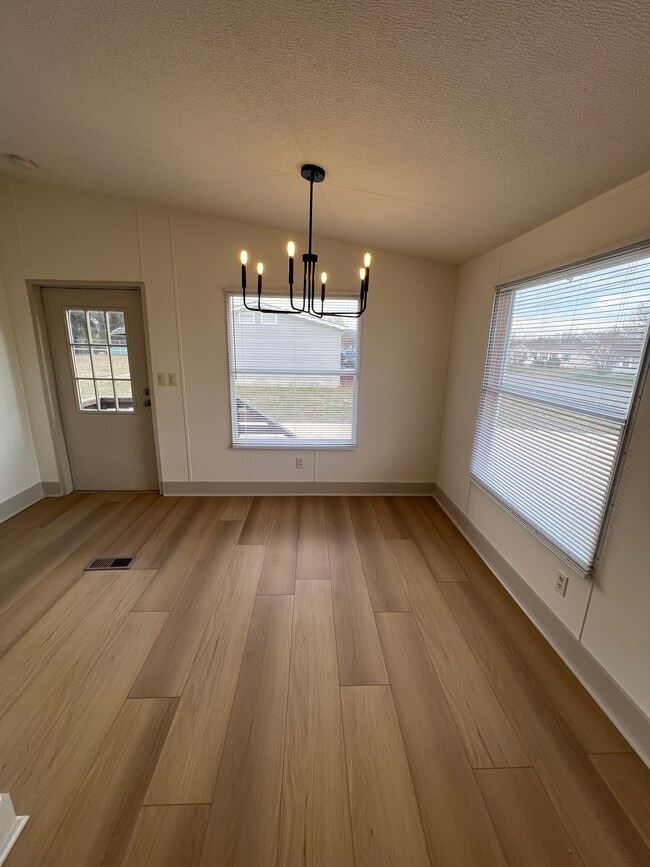 Building Photo - 1609 Walden Rd