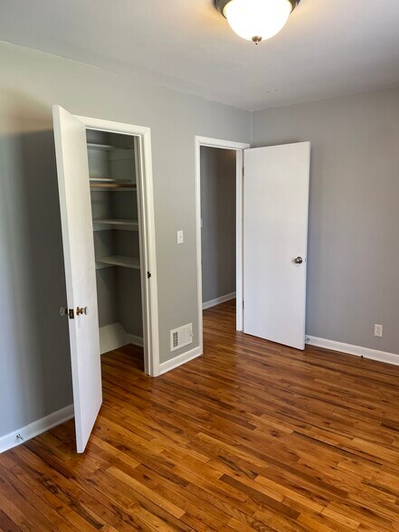 Second bedroom - 5014 Cass St