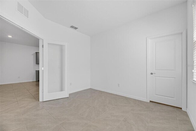 Building Photo - 2425 Bending Bonsai Dr