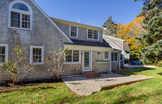 Building Photo - 613 MA-6A