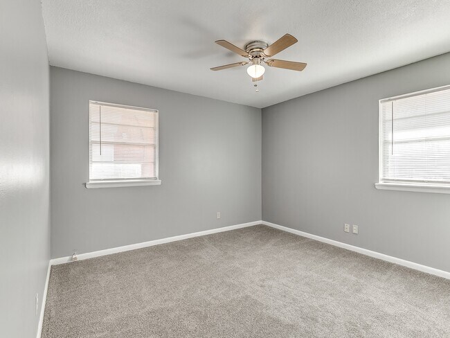 Building Photo - 316 W Bass Ave