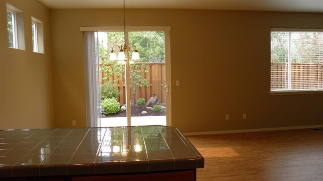 Building Photo - 2867 NE Sedalia Loop