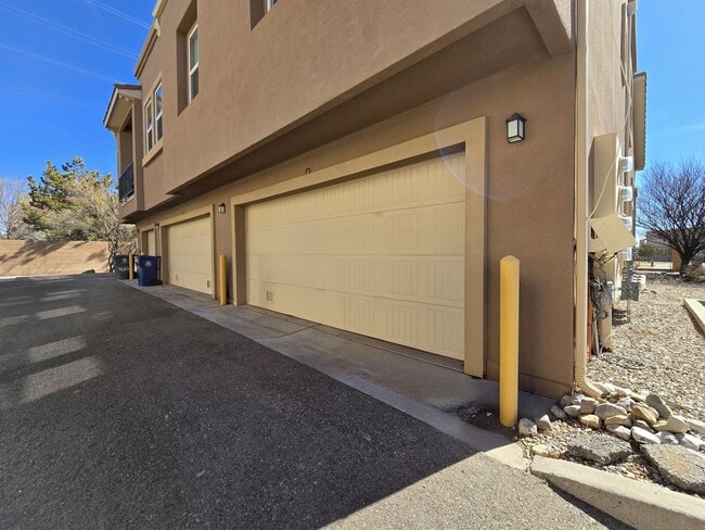 Building Photo - 4349 Santo Domingo St