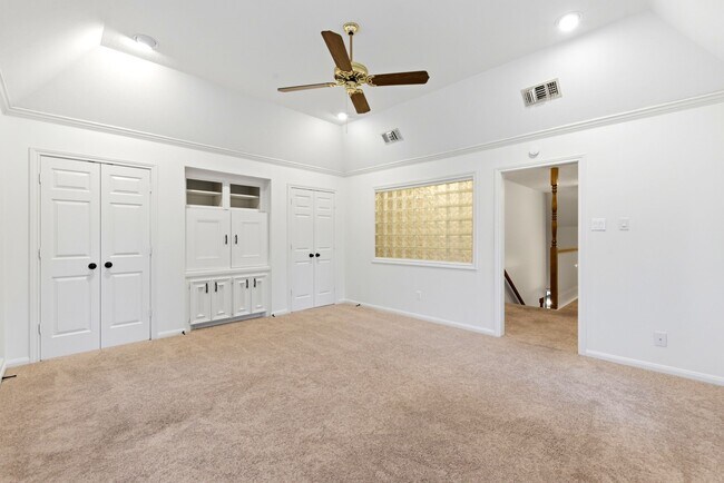 Building Photo - 5626 Spring Lodge Dr