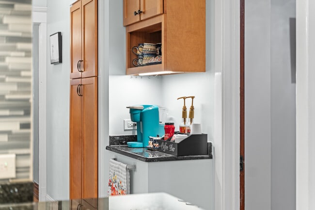 Building Photo - 3905 N Seeley Ave