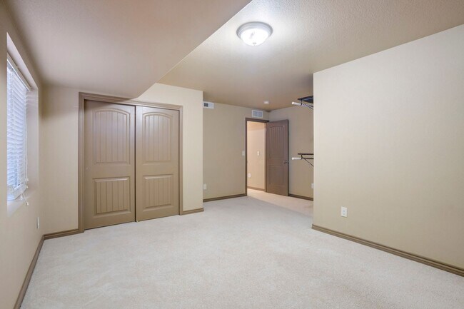 Building Photo - Ranch Style 4 Bedroom Home in Cordera...sh...