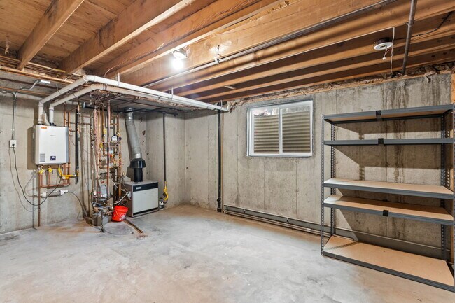 Building Photo - 2407 Virgo Dr