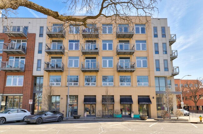 Building Photo - 309 E 5th St