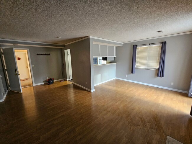 Building Photo - 2 Bedroom Condo in Aurora