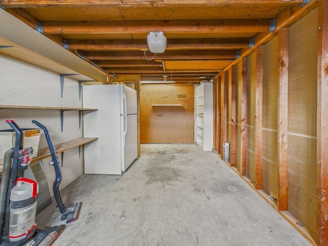 Building Photo - Immaculate Menlo Park house for rent now! $9,100