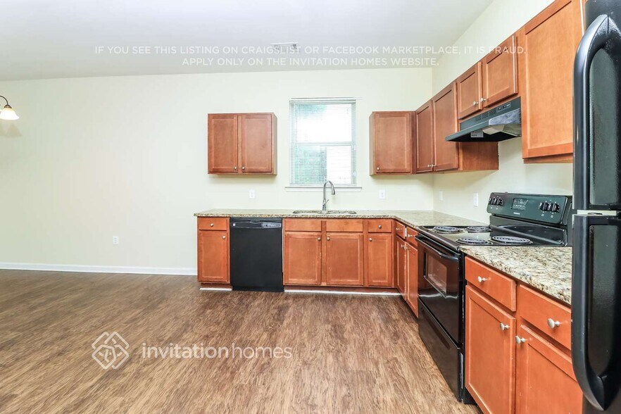 Building Photo - 2455 Valley Creek Dr