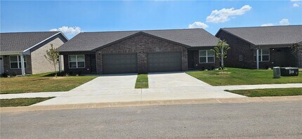 Building Photo - 527 NW 68th Ave