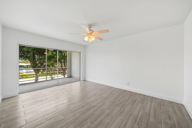 Building Photo - 200 Waterway Dr S