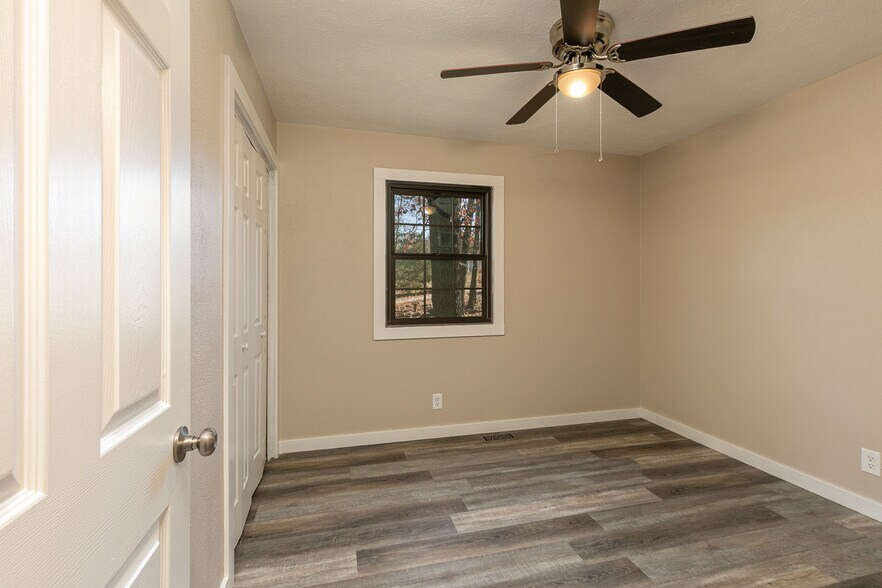 Building Photo - 137 Wallen Blf