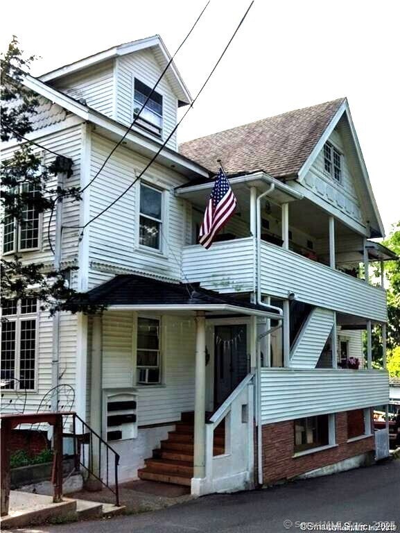 Building Photo - 22 Ingraham St