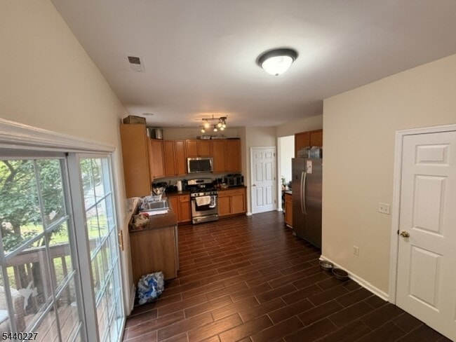 Building Photo - 310 Winding Hill Dr