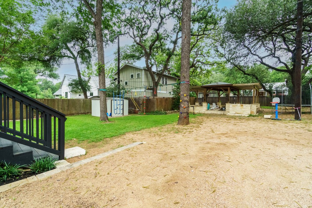 Building Photo - 2204 Forest Trail