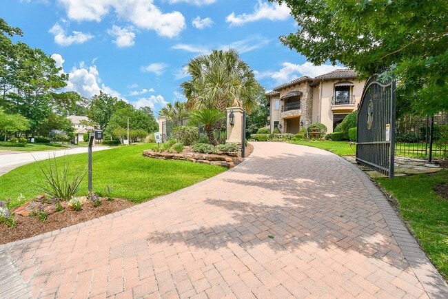 Building Photo - 10 Player Pond Pl