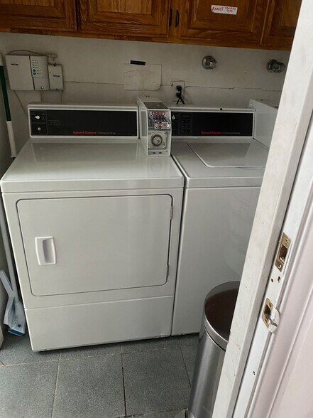 Laundry - 227 Bay St