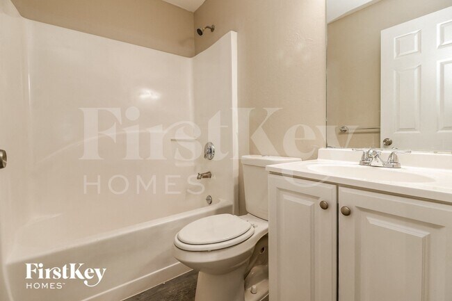 Building Photo - 2607 Thomas Ln