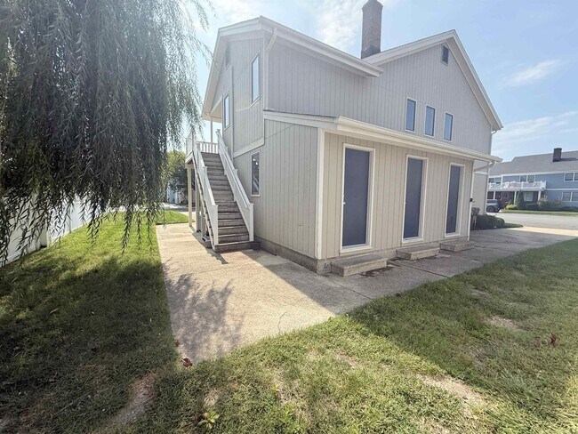 Building Photo - 303 Windsor Dr