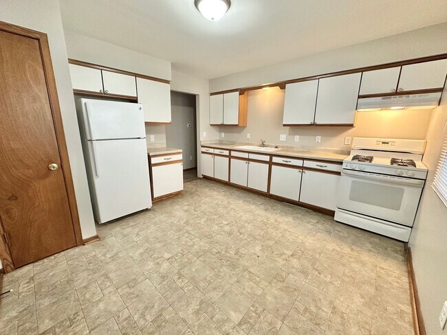 Building Photo - 5828-5830 North 76th Street