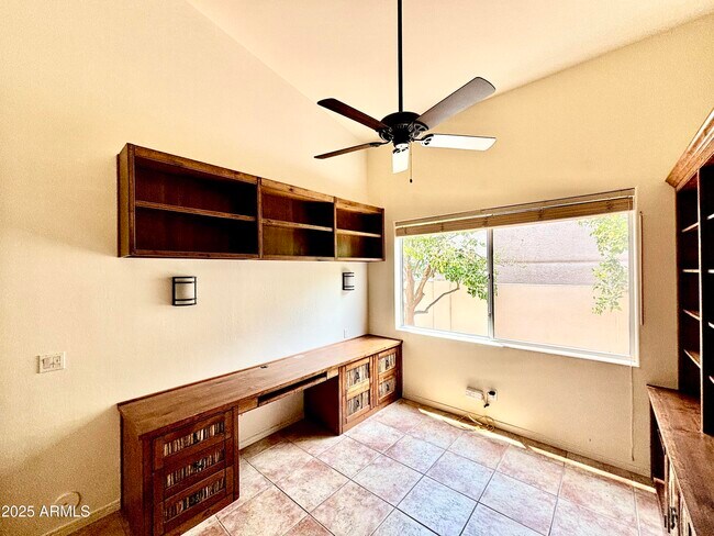 Building Photo - 11627 E Bella Vista Dr