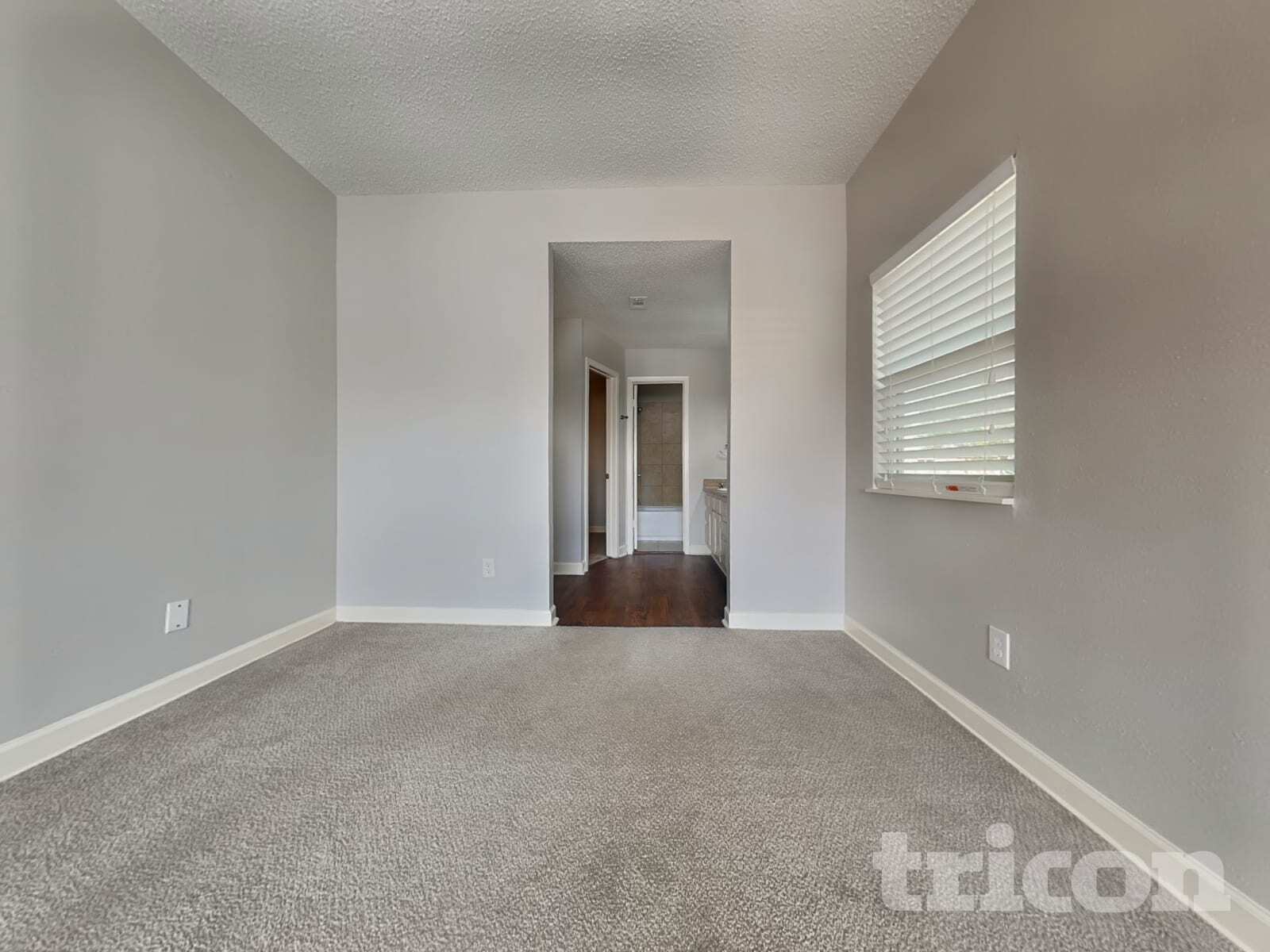 Building Photo - 2622 Townhall Ln