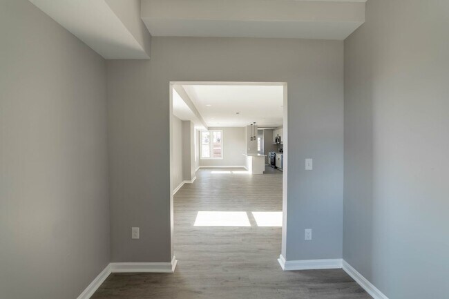 Building Photo - 2600 Garrett Ave