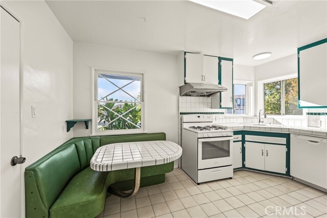 Primary Photo - 16710 Elgar Ave