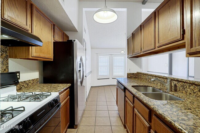 Building Photo - 6032 Belladonna Cir