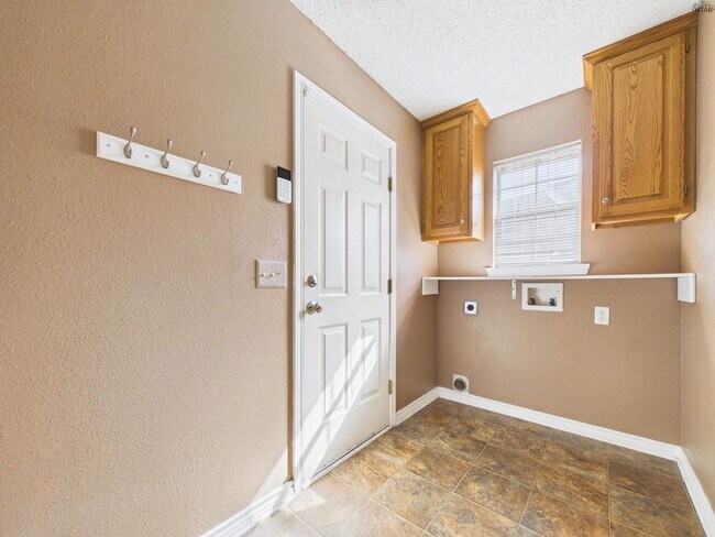 Building Photo - 5411 Prairie Lace Ln