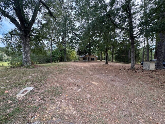 Building Photo - 5540 New Liberty Rd