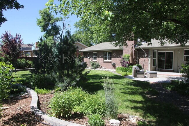 Building Photo - 1070 S Elmira St