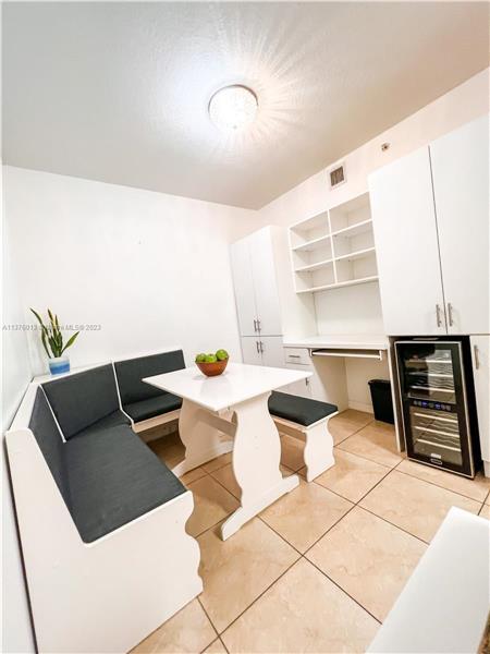 Building Photo - 3530 SW 22nd St