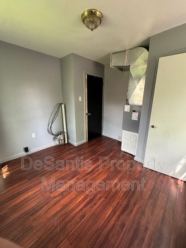 Building Photo - 3604 6th Ave