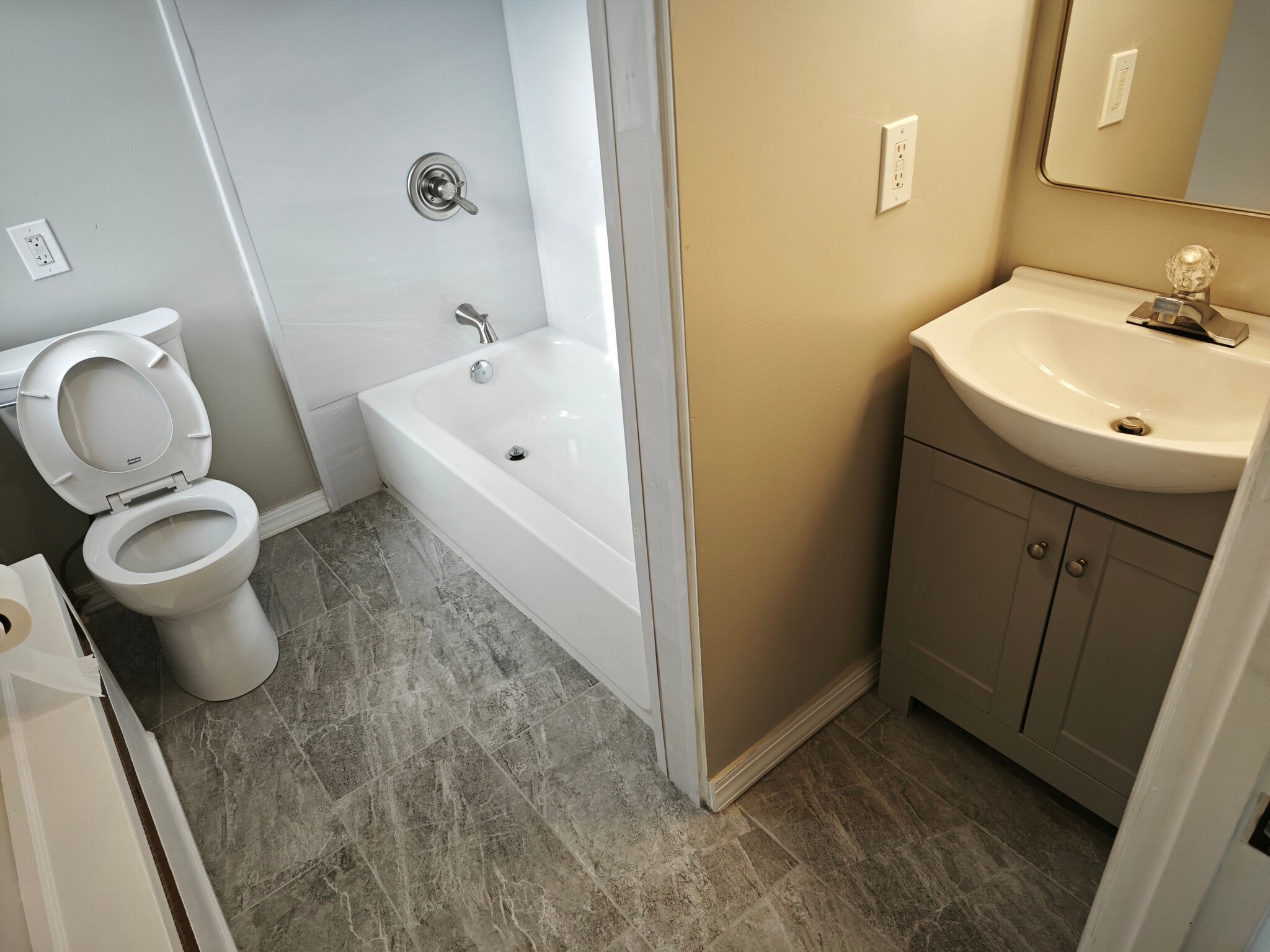 Building Photo - 612 W Garrison St