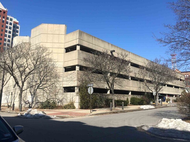 Building Photo - 875 Elm St