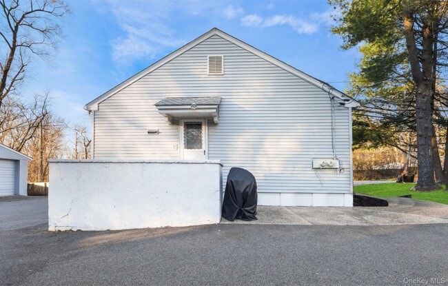 Building Photo - 55 Old Middletown Rd