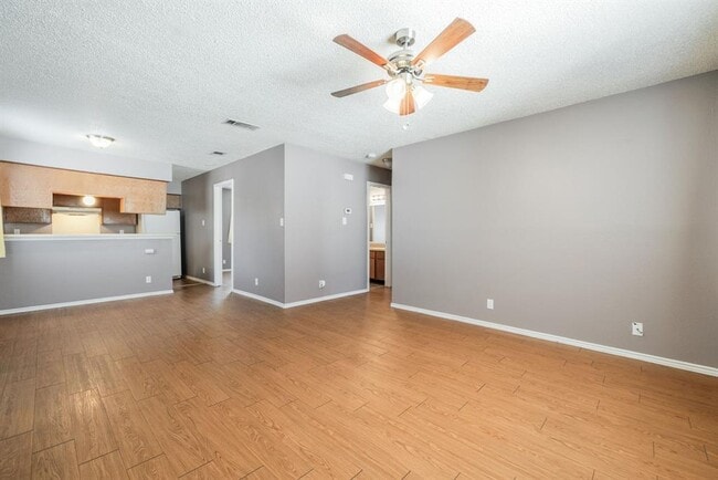 Building Photo - 5807 Spring Meadow Rd