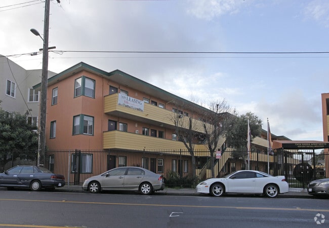 Building - Casa Magna