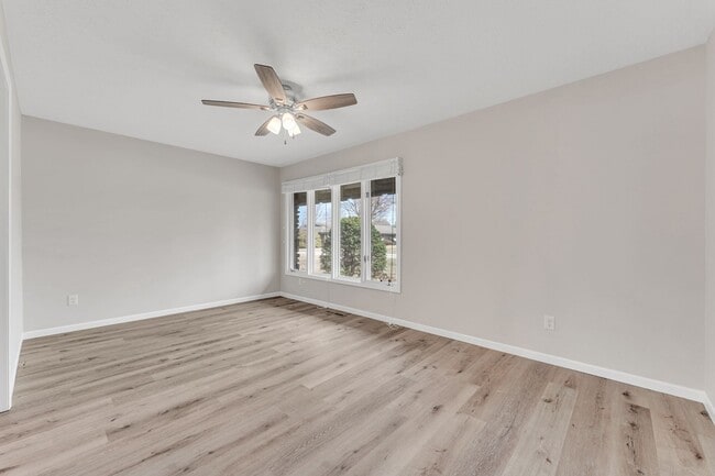 Building Photo - Hickory Village 55 Plus, LLC - 3700 E Cherry St Springfield, MO 65809